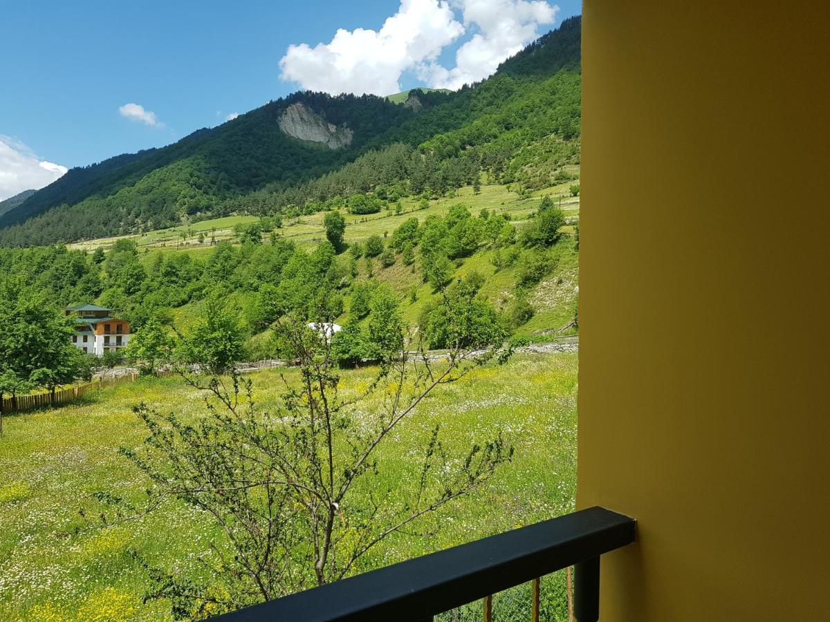 Hilltop Местия Экстерьер фото