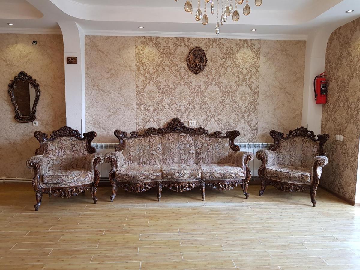 Hilltop Местия Экстерьер фото